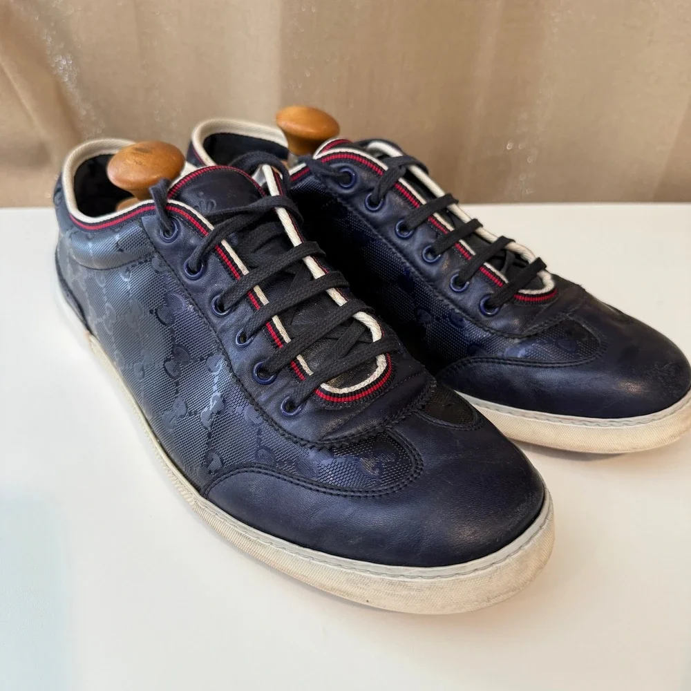 Gucci Mens GG Monogram Navy Blue Leather Low Top Sneakers 233321 Size 10G